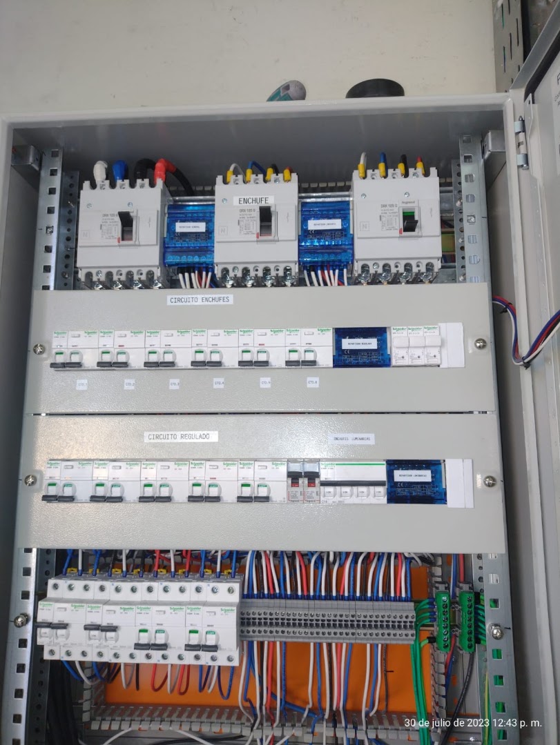 Hector Sinisterra - Electricista e Instalador — Fotos 7