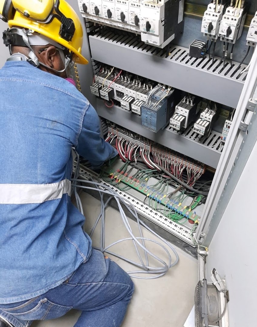 Hector Sinisterra - Electricista e Instalador — Fotos 6